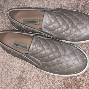 Steve madden slip on